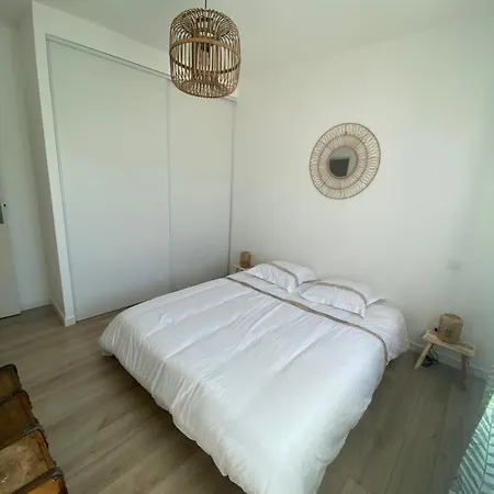 Au Bord De La Camargue *